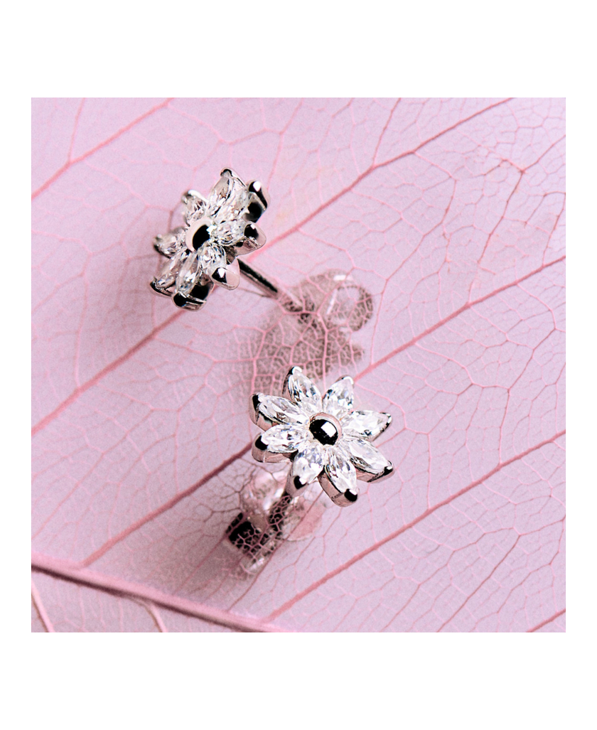 Rosato Orecchini a Lobo Fiore Bianco Gaia