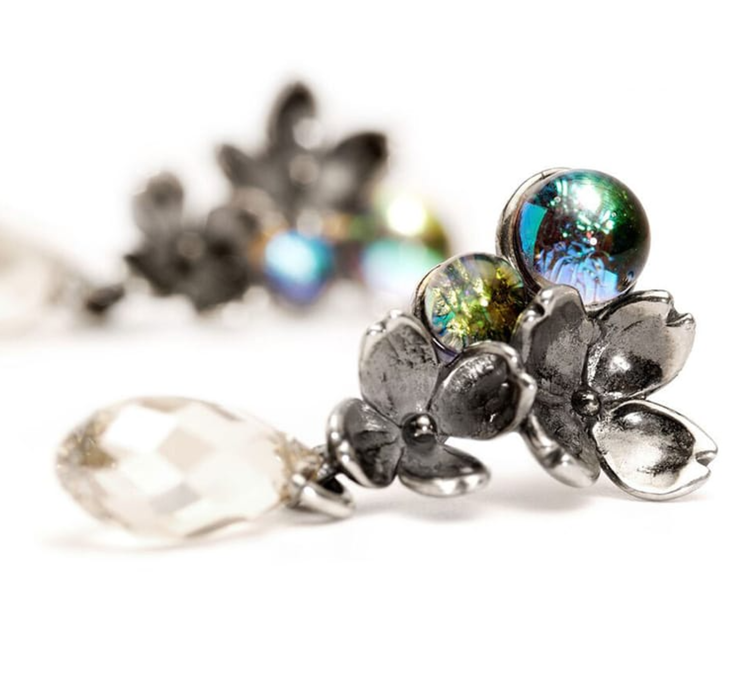 Trollbeads Orecchini Pendenti con Fiori e Pietre Edizione Limitata