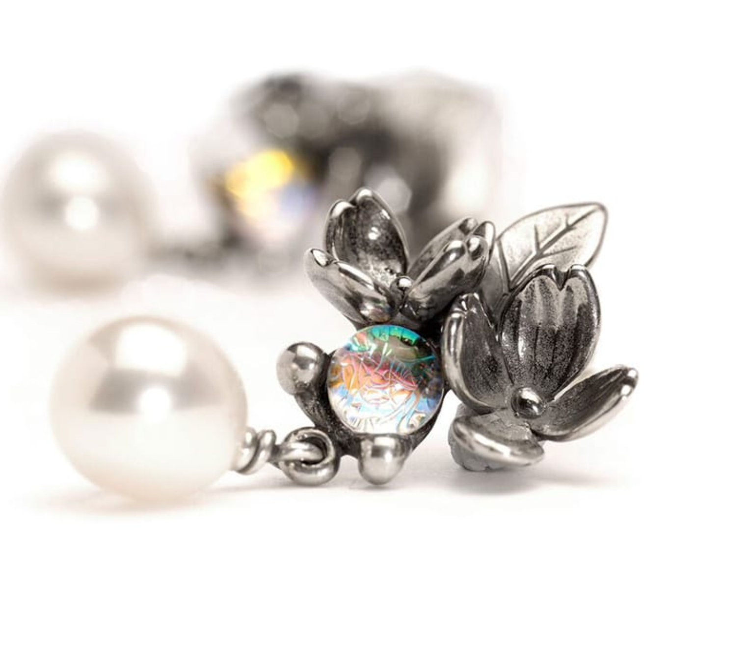 Trollbeads Orecchini Pendenti con Fiori e Perle Edizione Limitata